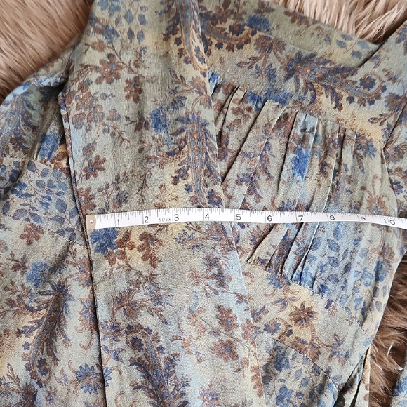 Aritzia Talula Babaton Blue and Green Floral Blouse with bell sleeves and tie - Picture 11 of 12